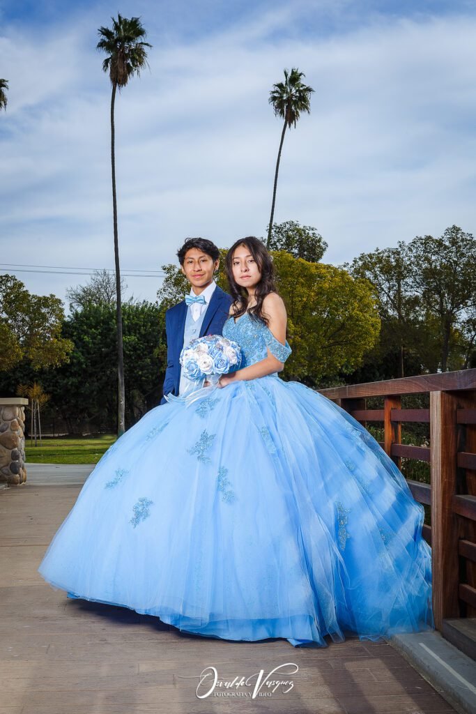 Fotos de Quinceañeras en el parque 2 Fotografía de quinceañera en el par que de Los Angeles con su chambelán