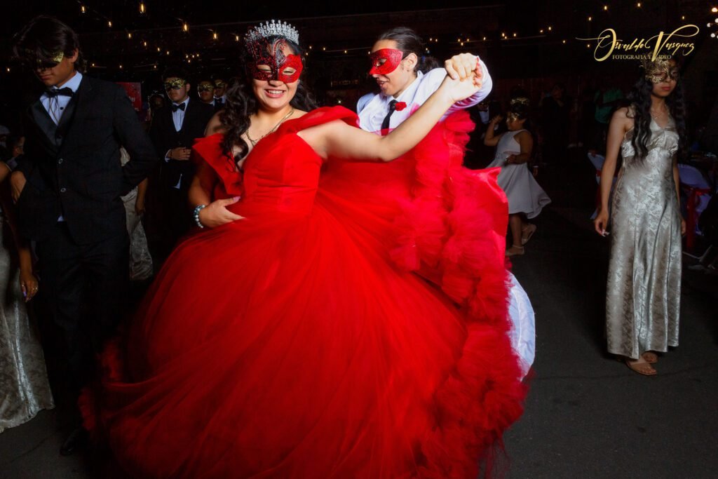 Servicios de Fotografía y Video en Los Ángeles - Capturamos tus Mejores Momentos 1 Quinceañera tematico vestido rojo